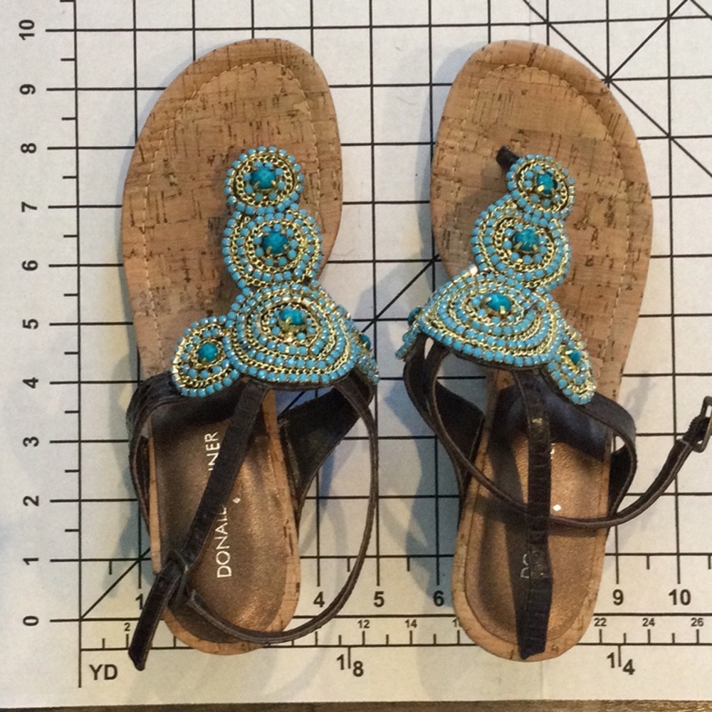 Wedge sandal with turquoise and gold beaded design